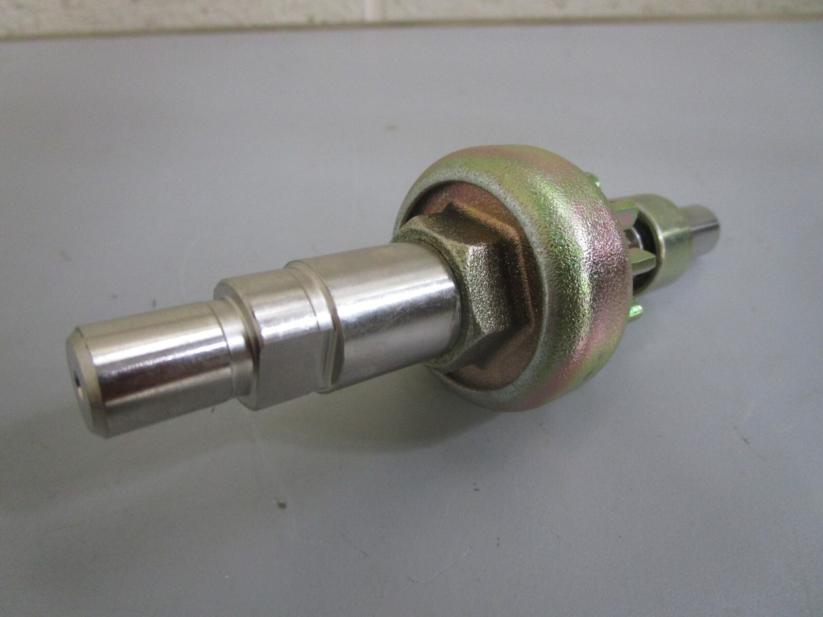 *NEW OEM* 0820 OMC Johnson Evinrude Gear & Shaft Ay 5000369