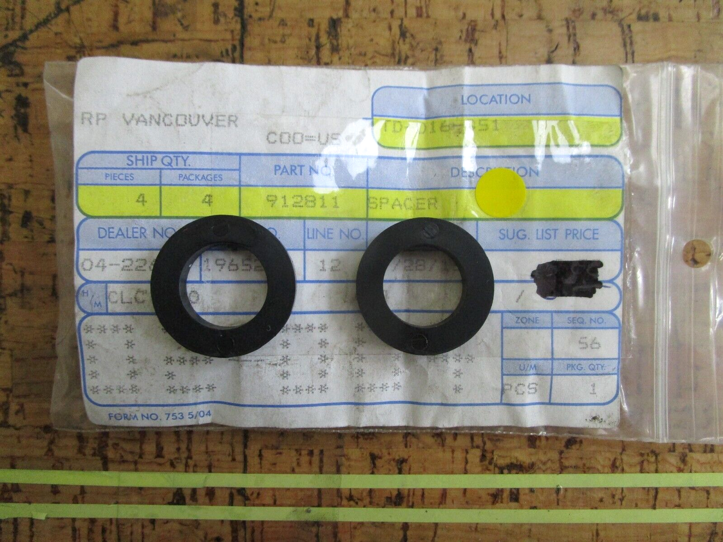 *NEW OEM* (LOT OF 2) 0810 OMC Johnson Evinrude Spacer 912811 0912811