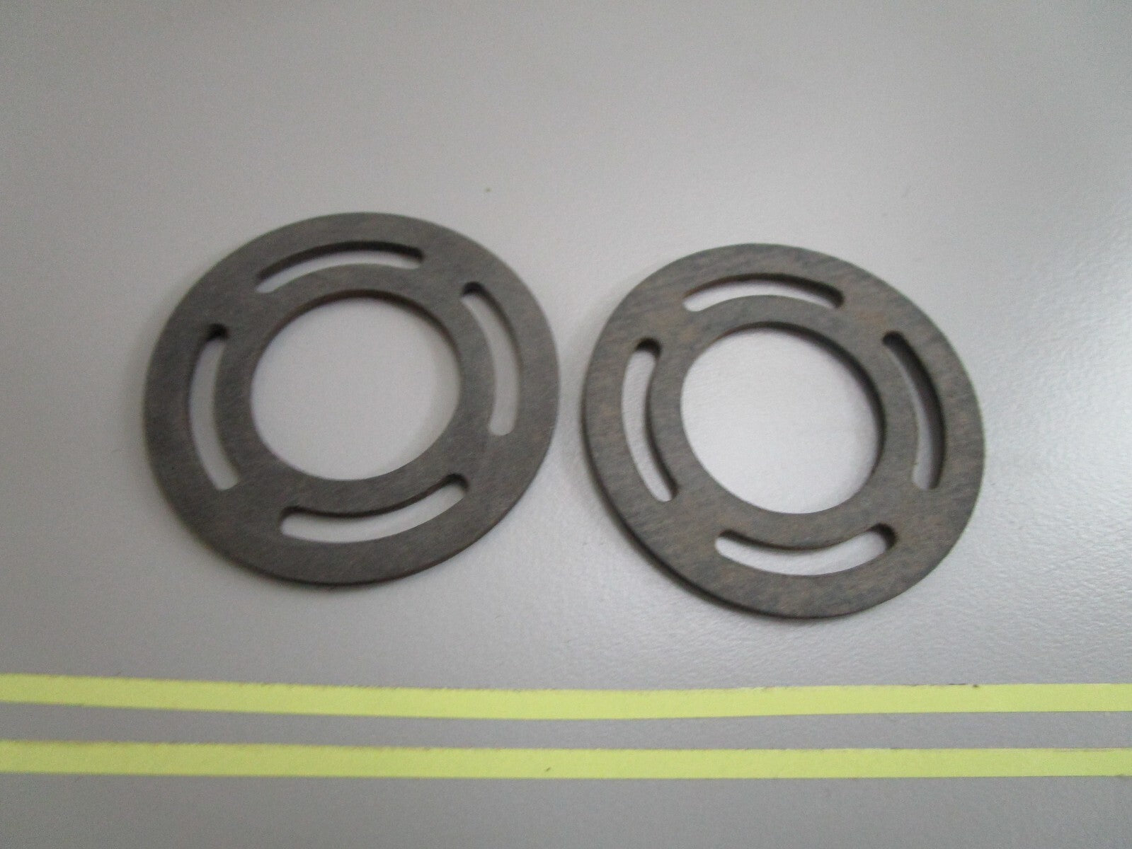 *NEW OEM* (LOT OF 2) 0810 OMC Johnson Evinrude Gasket 315723 0315723