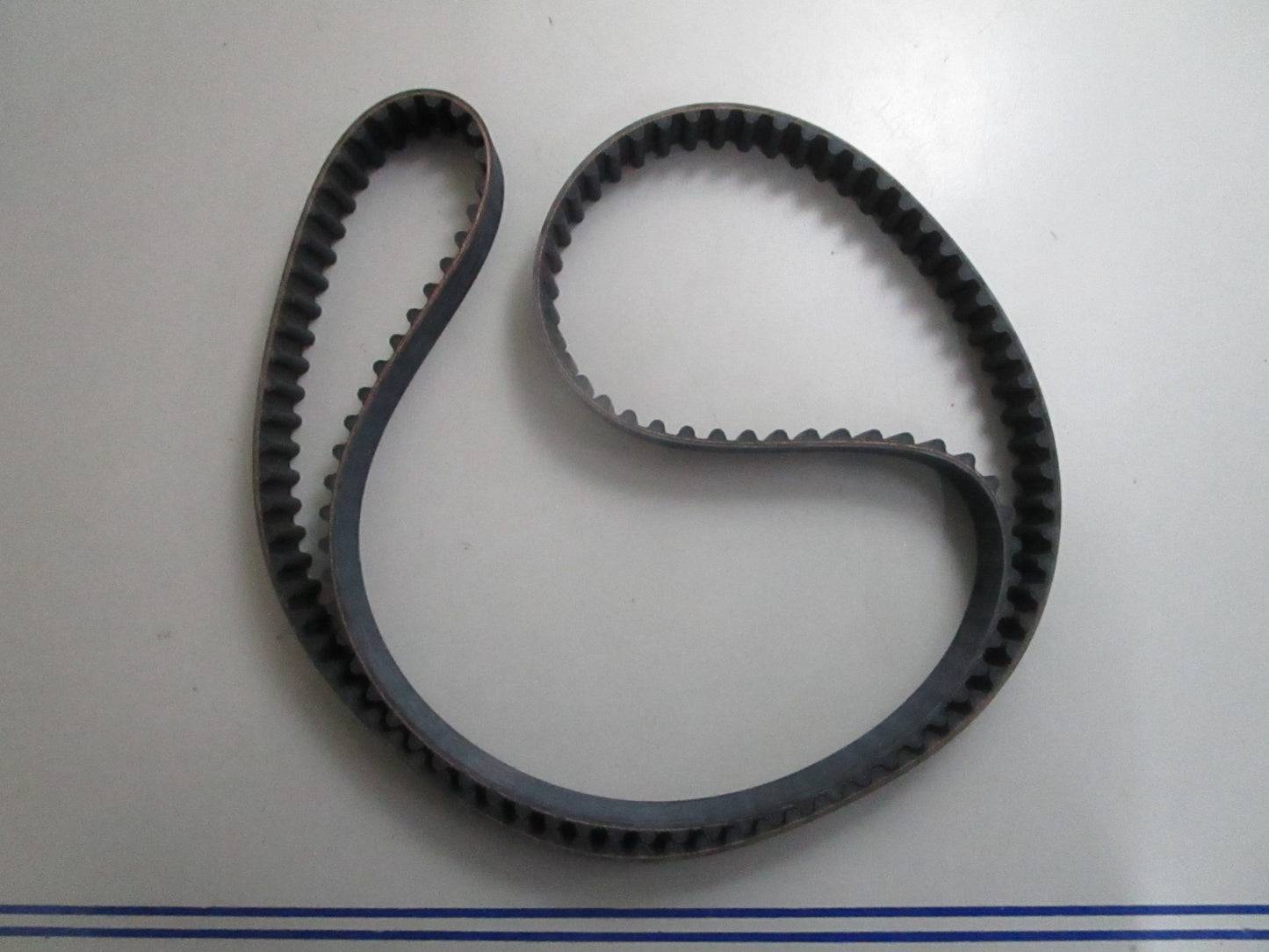*NEW OEM* 0820 Volvo Penta Tooth Belt 271856