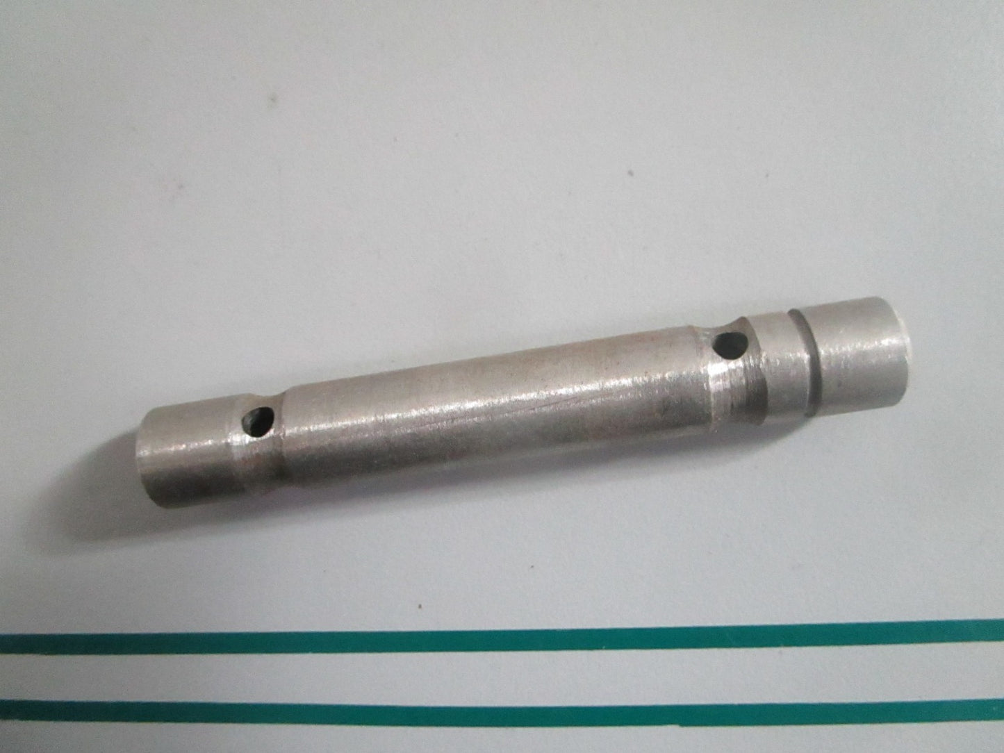 NEW OEM 318257 0318257 OMC Johnson Evinrude Tilt Lock Shaft 0820