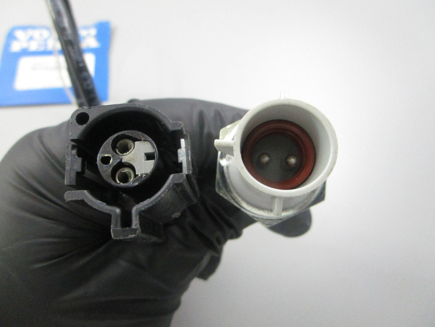 NEW OEM 3857030 Volvo Penta Knock Sensor Kit 0810