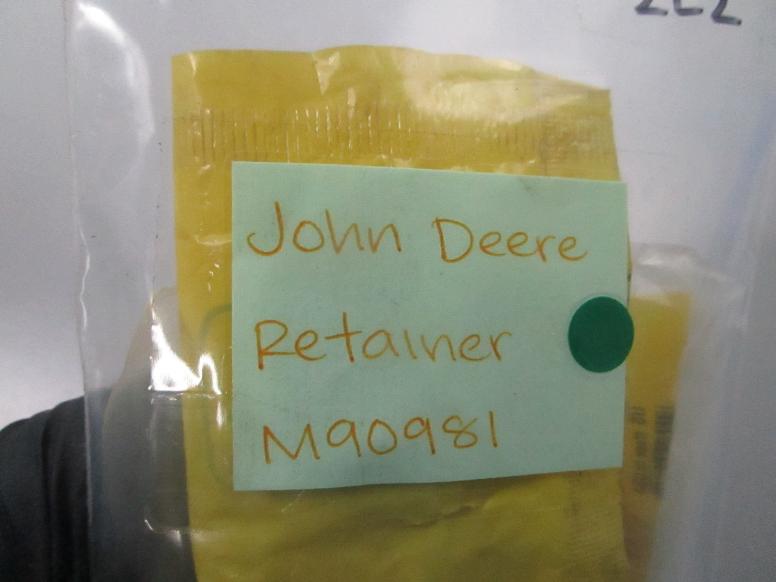 NEW OEM (LOT OF 2) M90981 John Deere Retainer 0810