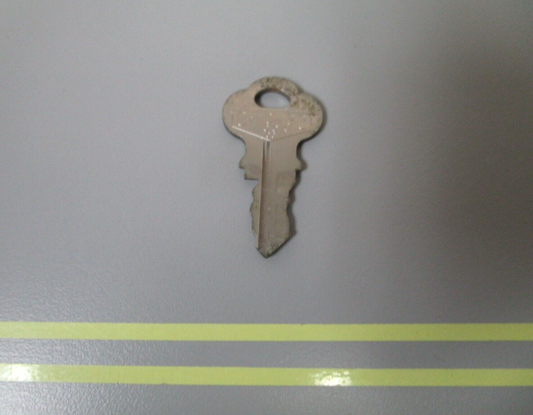 *NEW OEM* 0810 OMC Johnson Evinrude Ignition Key KF24 501539 0501539