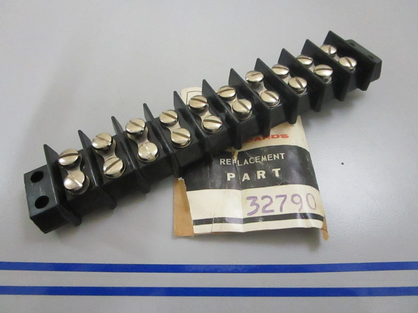 *NEW OEM* 0770 Mercury Quicksilver Mercruiser Terminal Block 32790