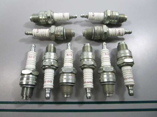 NEW (LOT OF 10) QL16V Champion Spark Plug 0810