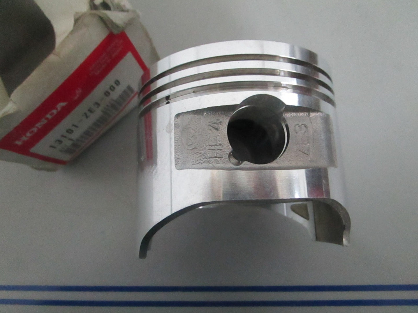 *NEW OEM* 0820 Honda Piston 13101-ZE3-000
