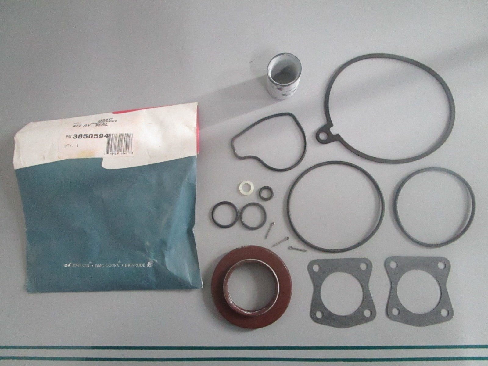 NEW OEM 3850594 OMC Johnson Evinrude Seal Kit Assy 0820