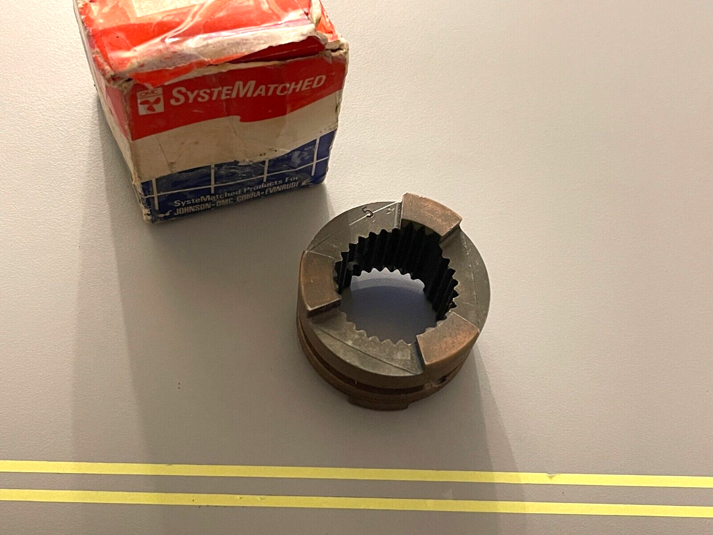 *NEW OEM* 0750 OMC Johnson Evinrude CLUTCH DOG 914714 0914714