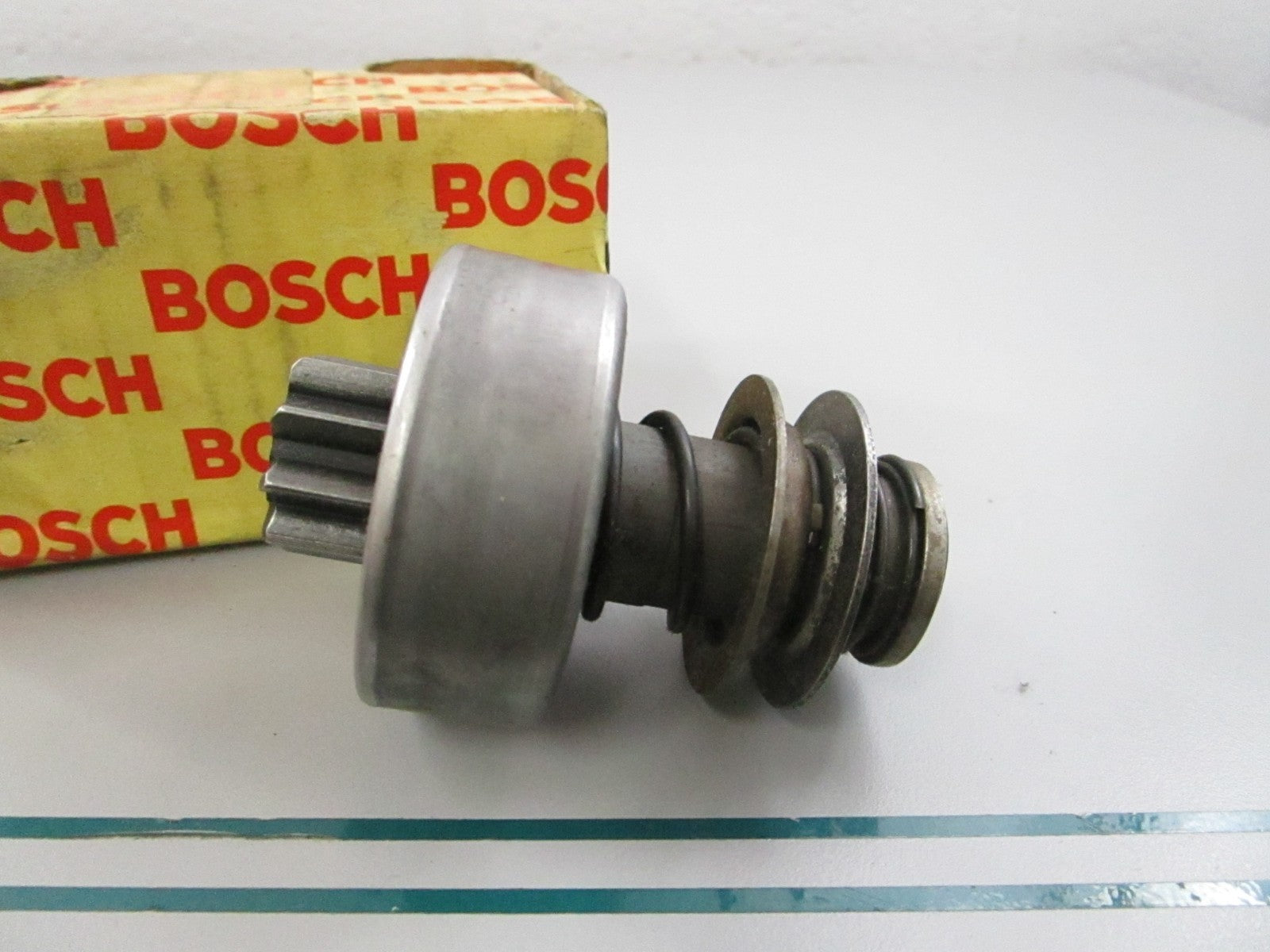 NEW OEM 2006209060 Bosch Starter Pinion 0810