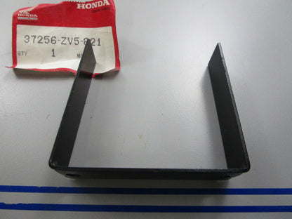 *NEW OEM* 0810 Honda Bracket 37256-ZV5-821