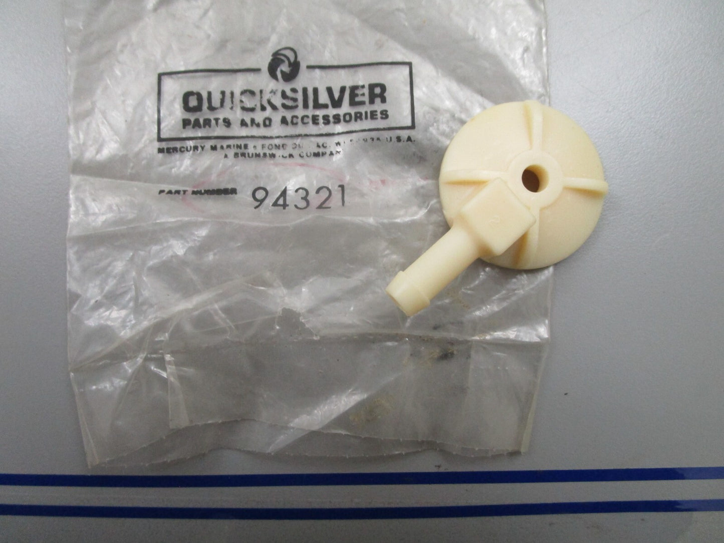 *NEW OEM* 0810 Mercury Quicksilver Cover 94321