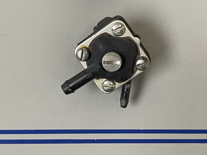 NEW OEM 387027 Johnson Evinrude Fuel Pump 0670