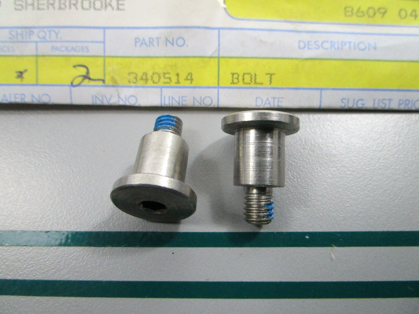 NEW OEM (LOT OF 2) 340514 0340514 OMC Johnson Evinrude Bolt 0810
