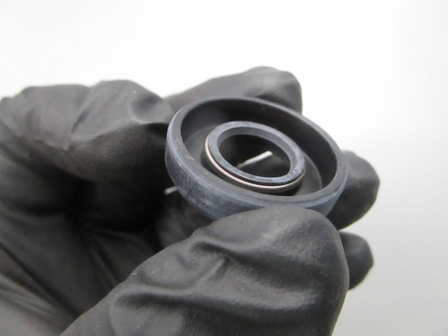 NEW OEM Honda 91202-ZW9-003 Seal 0810