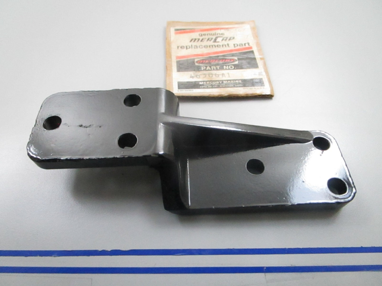 *NEW OEM* 0810 Mercury Quicksilver Bracket Assembly 463036A1