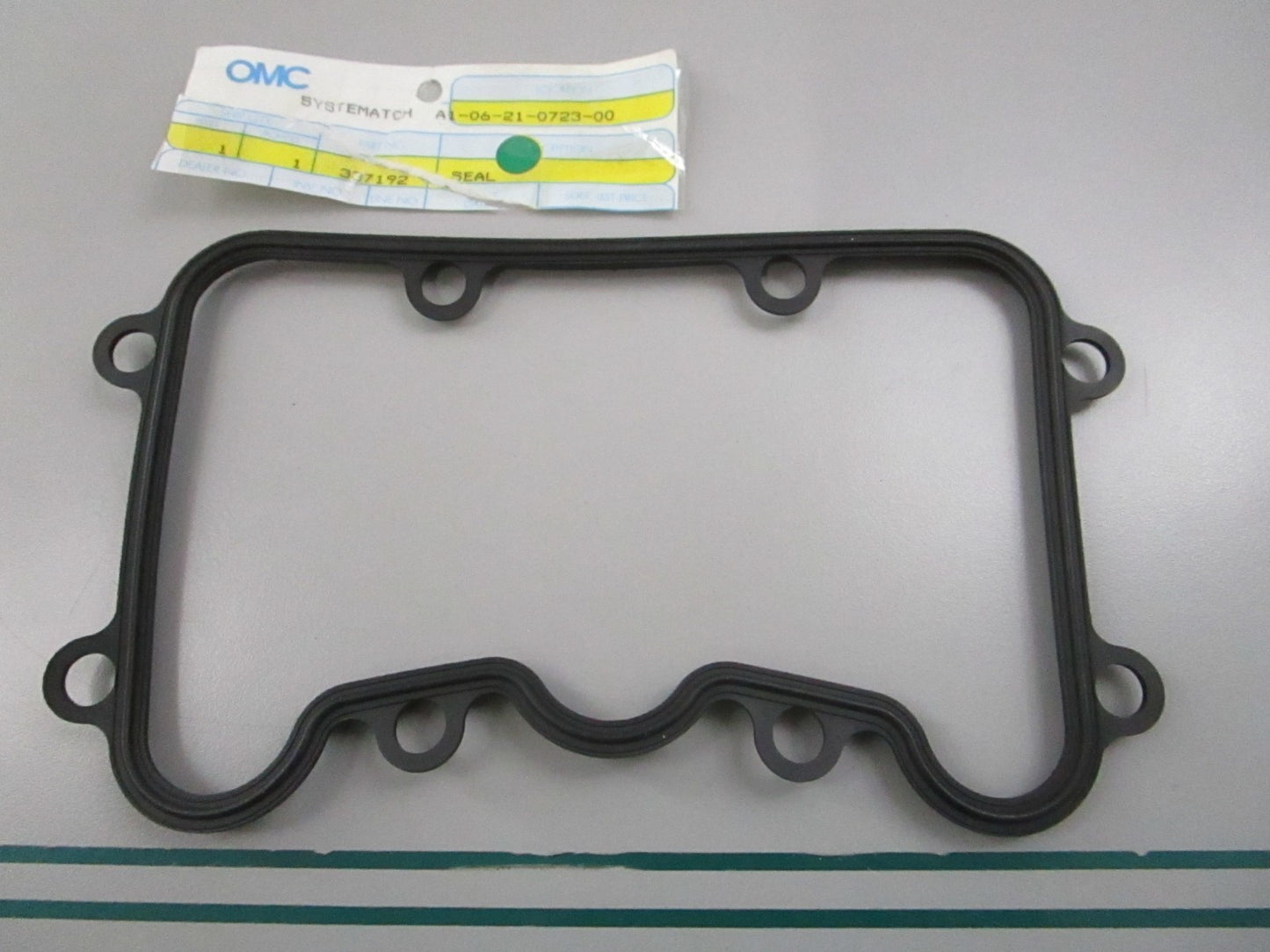 NEW OEM 337192 0337192 OMC Johnson Evinrude Seal 0810