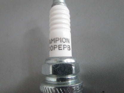 NEW OEM (LOT OF 4) QC10PEPB Champion Spark Plug 0820