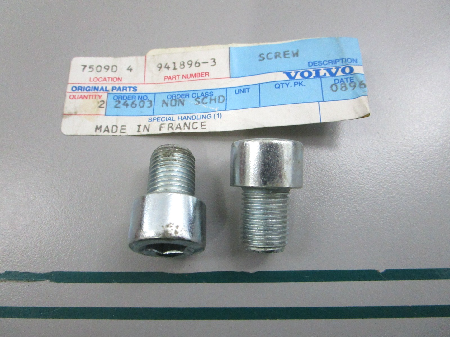 NEW OEM (LOT OF 2) 941896 Volvo Penta Hex Socket Screw 0810