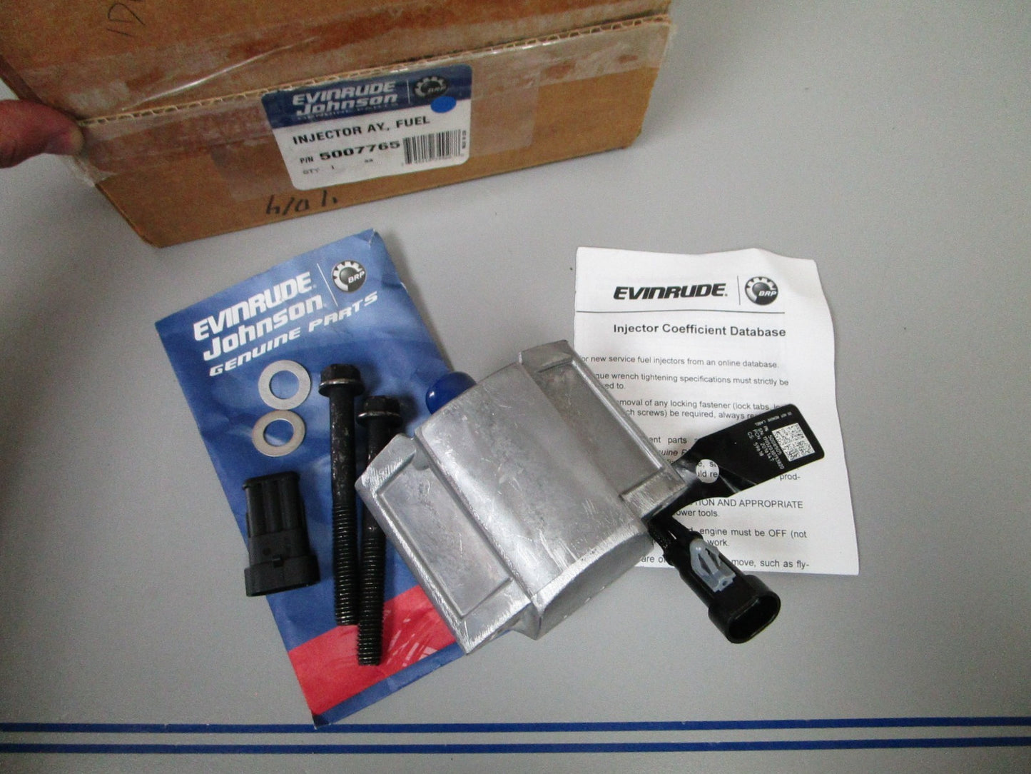 *NEW OEM* 0720 OMC Johnson Evinrude ETEC Fuel Injector Assembly 5007765