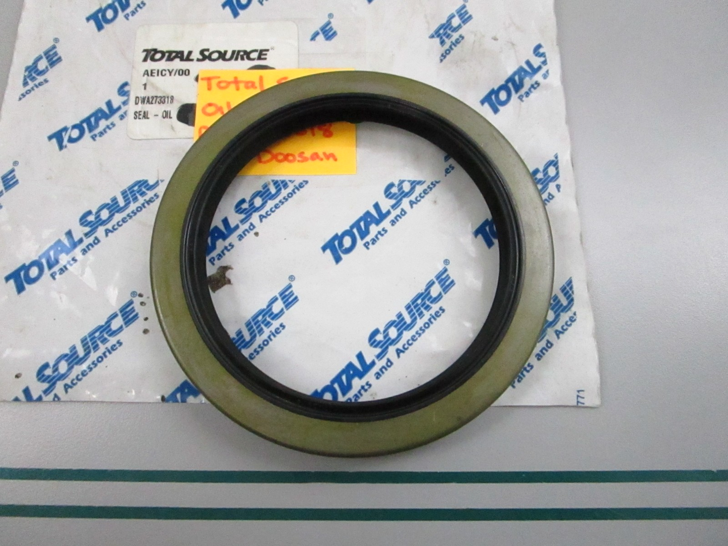 NEW DWA273318 For: Doosan Total Source Oil Seal 0810