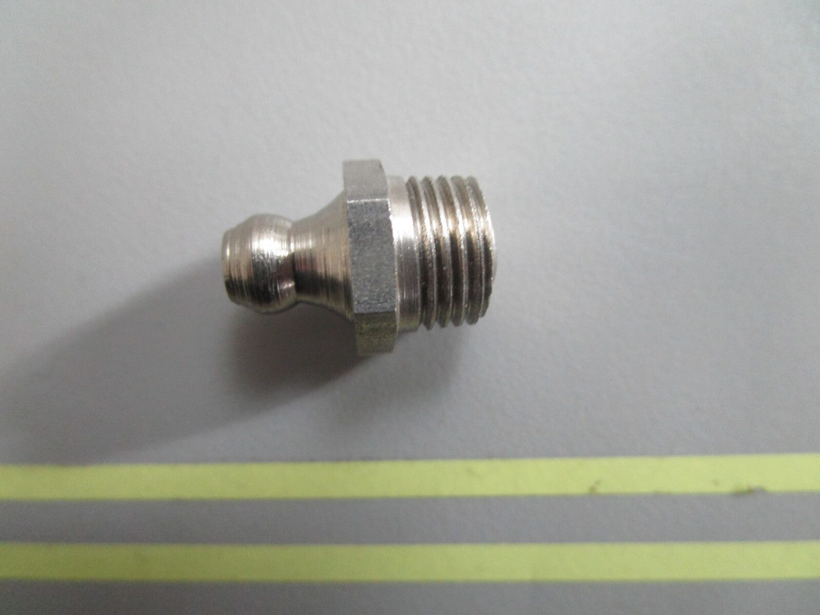 *NEW OEM* 0810 Volvo Penta Lubricating Nipple 940194