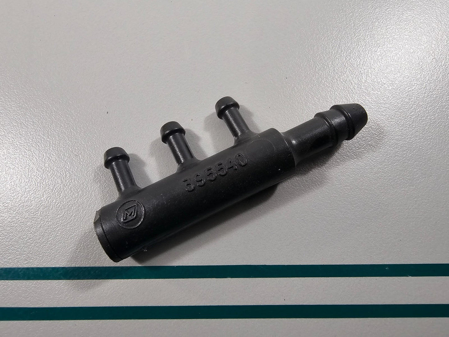 NEW OEM 395540 0395540 OMC Johnson Evinrude Fuel Manifold 0810