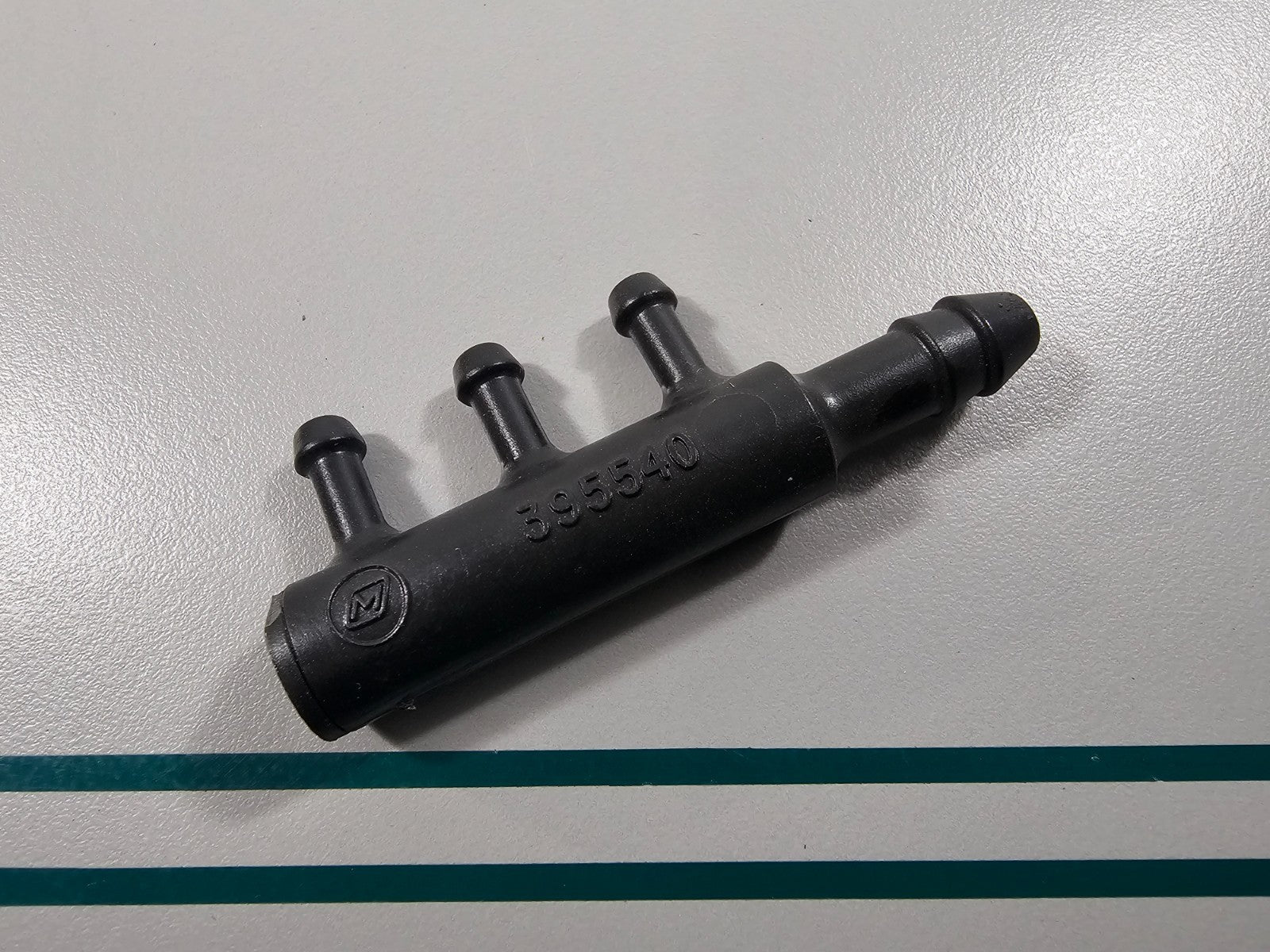 NEW OEM 395540 0395540 OMC Johnson Evinrude Fuel Manifold 0810