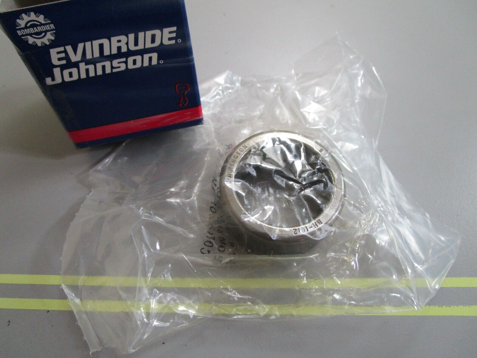*NEW OEM* 0810 OMC Johnson Evinrude Needle Bearing Assembly 379504 0379504