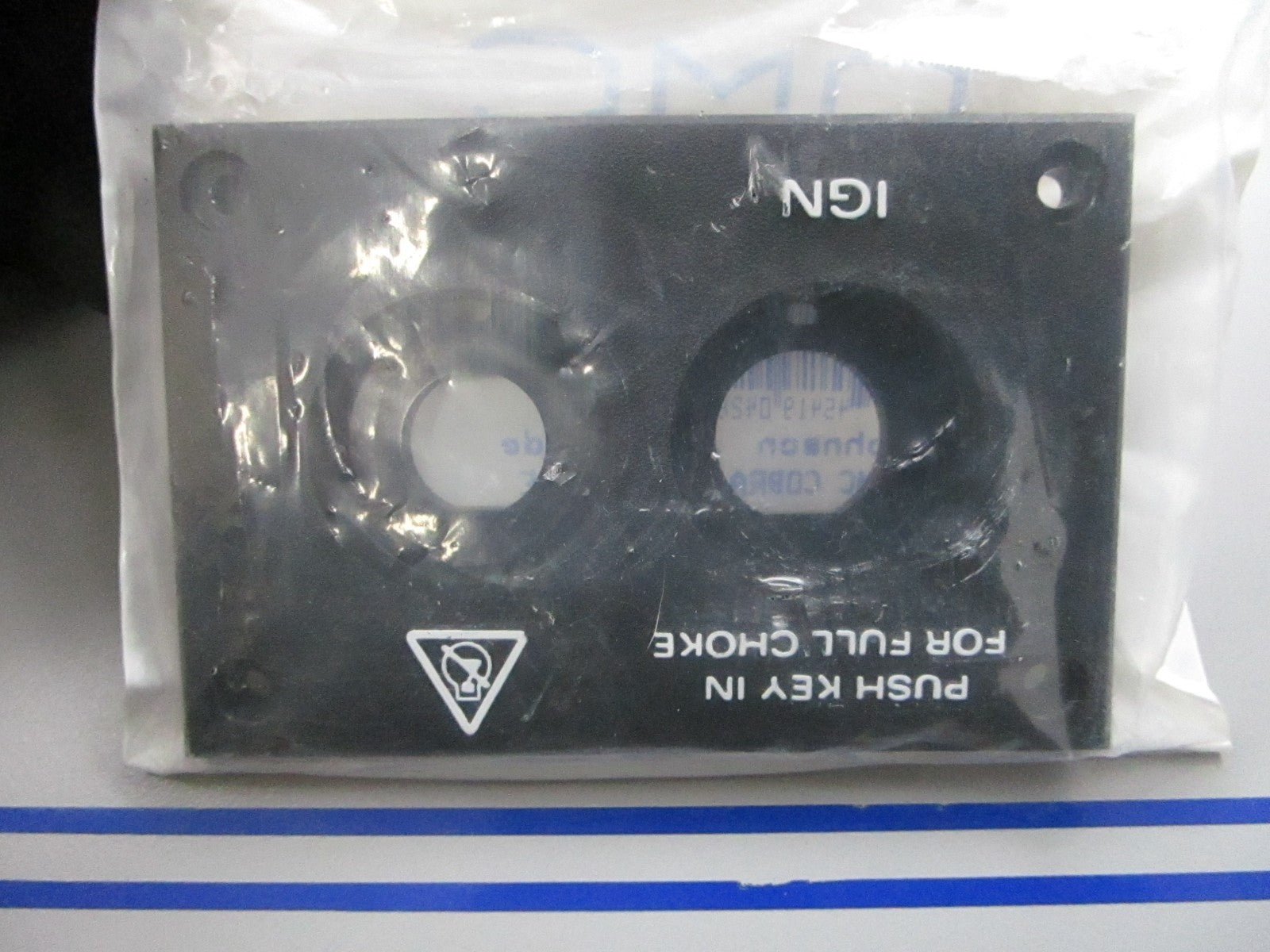 *NEW OEM* 0810 OMC Johnson Evinrude Bezel 125313 0125313