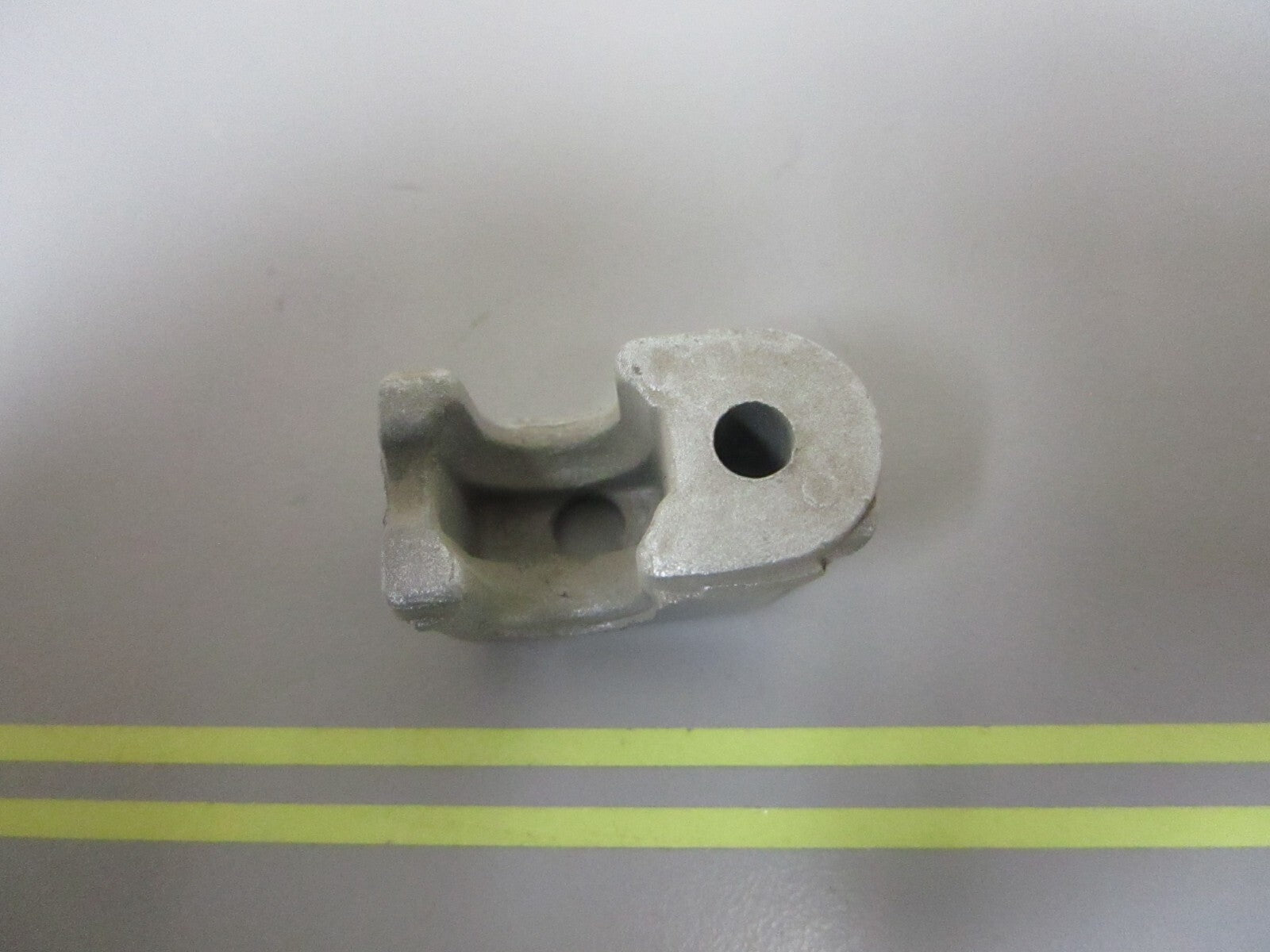 *NEW OEM* 0810 OMC Johnson Evinrude Anchor Block 310685 0310685