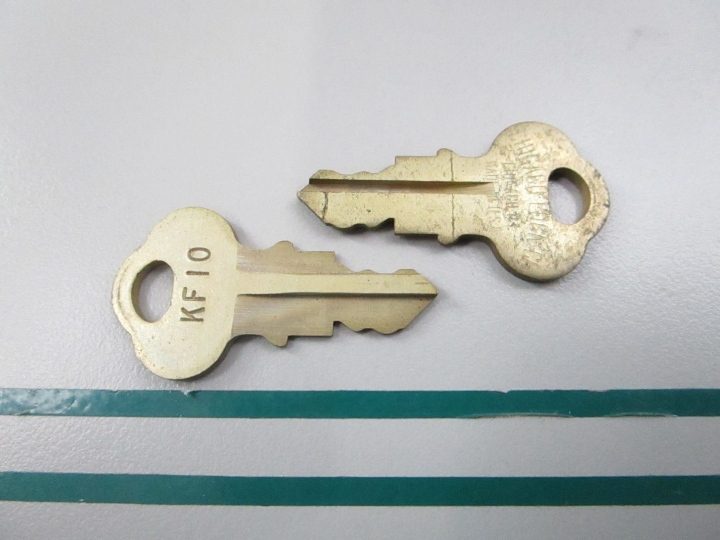 NEW OEM (LOT OF 2) 501525 05015275 OMC Johnson Evinrude KF 10 Ignition Key 0810