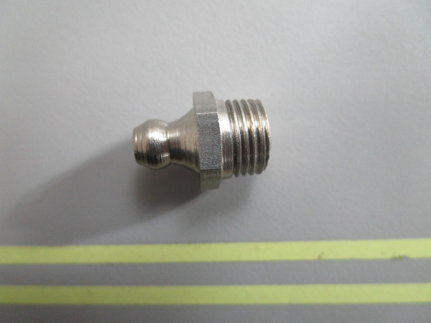 *NEW OEM* 0810 Volvo Penta Lubricating Nipple 940194