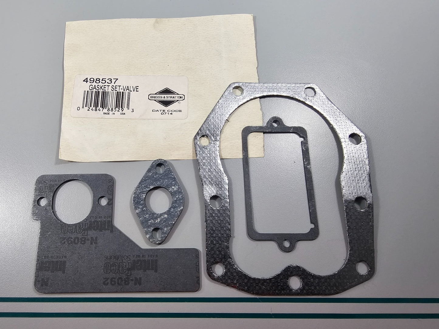 NEW OEM 498537 Briggs & Stratton Valve Gasket Set 0810