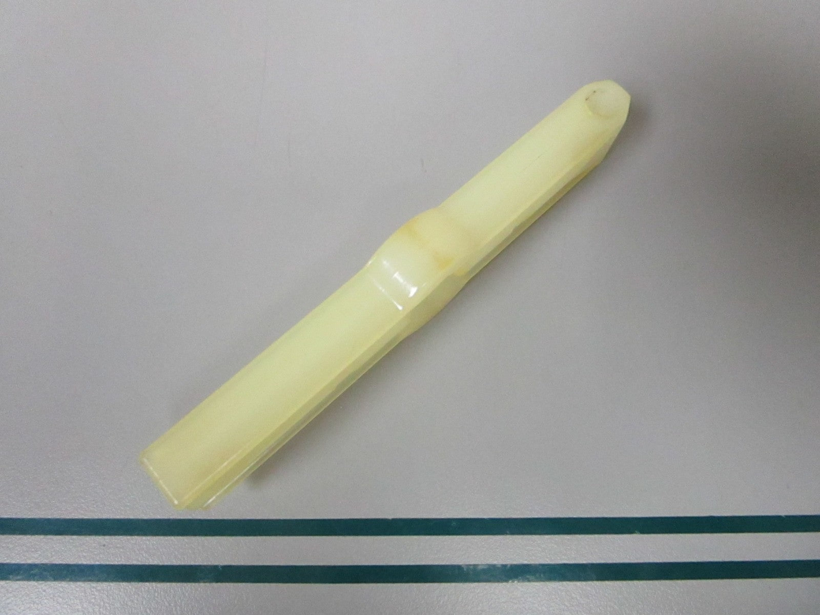 NEW OEM 308034 0308034 OMC Johnson Evinrude Casing Guide 0810