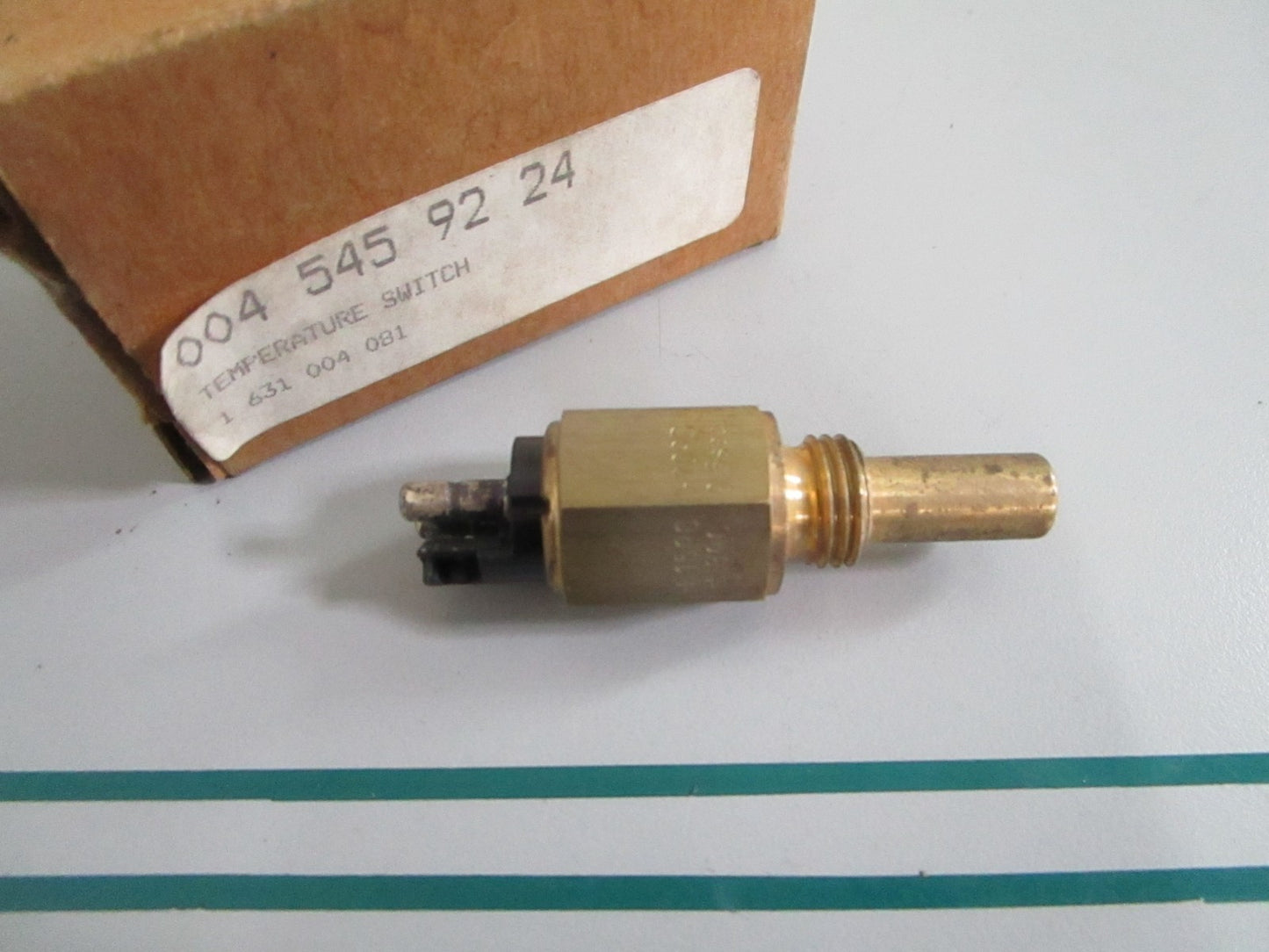 NEW OEM 0045459224 Mercedes-Benz Temperature Switch 0820