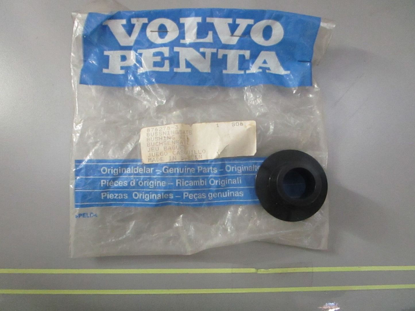 *NEW OEM* 0810 Volvo Penta Bushing 876278