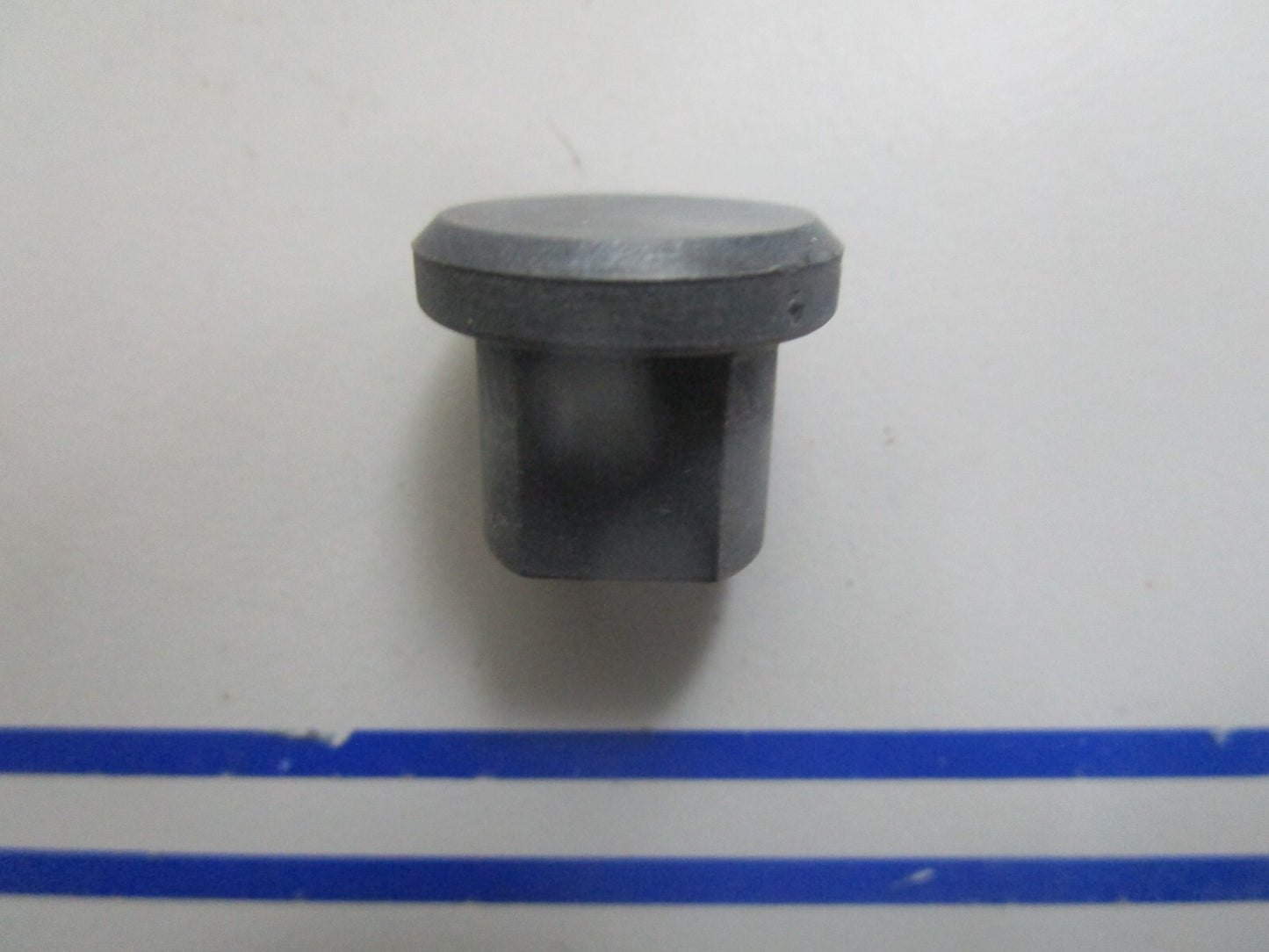 *NEW OEM* 0810 OMC Johnson Evinrude Tilt Lock Knob 332903 0332903