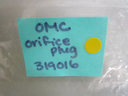*NEW OEM* 0820 OMC Johnson Evinrude Orifice Plug 319016 0319016