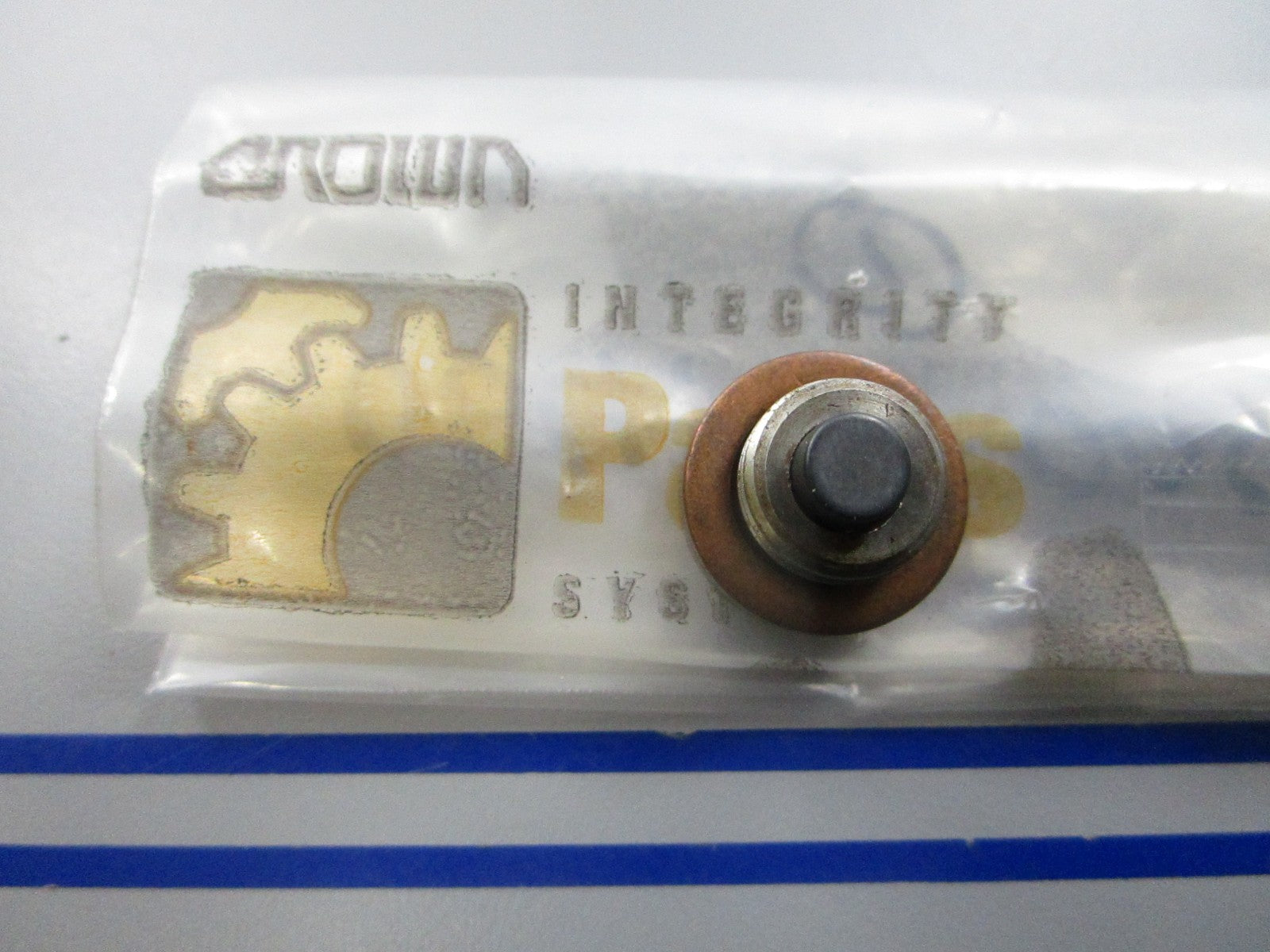 NEW OEM 064198-005 Crown Plug 0810