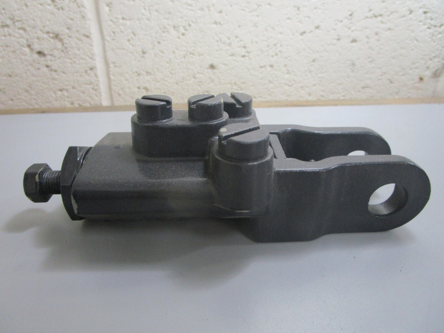 *NEW OEM* 0820 OMC Johnson Evinrude Housing & Valve Ay 984150 0984150