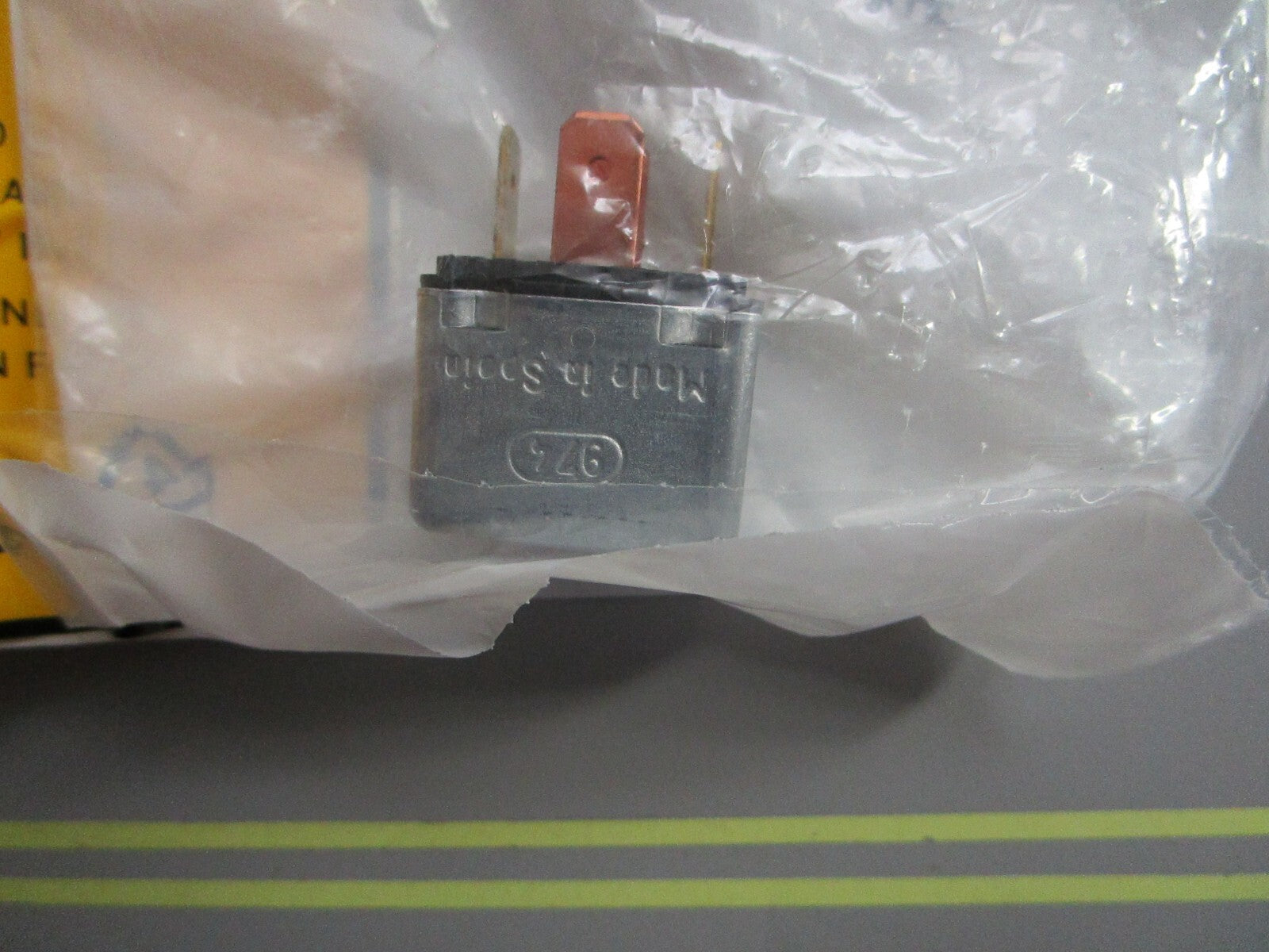 *NEW OEM* 0810 Volvo Penta Relay Kit 876039