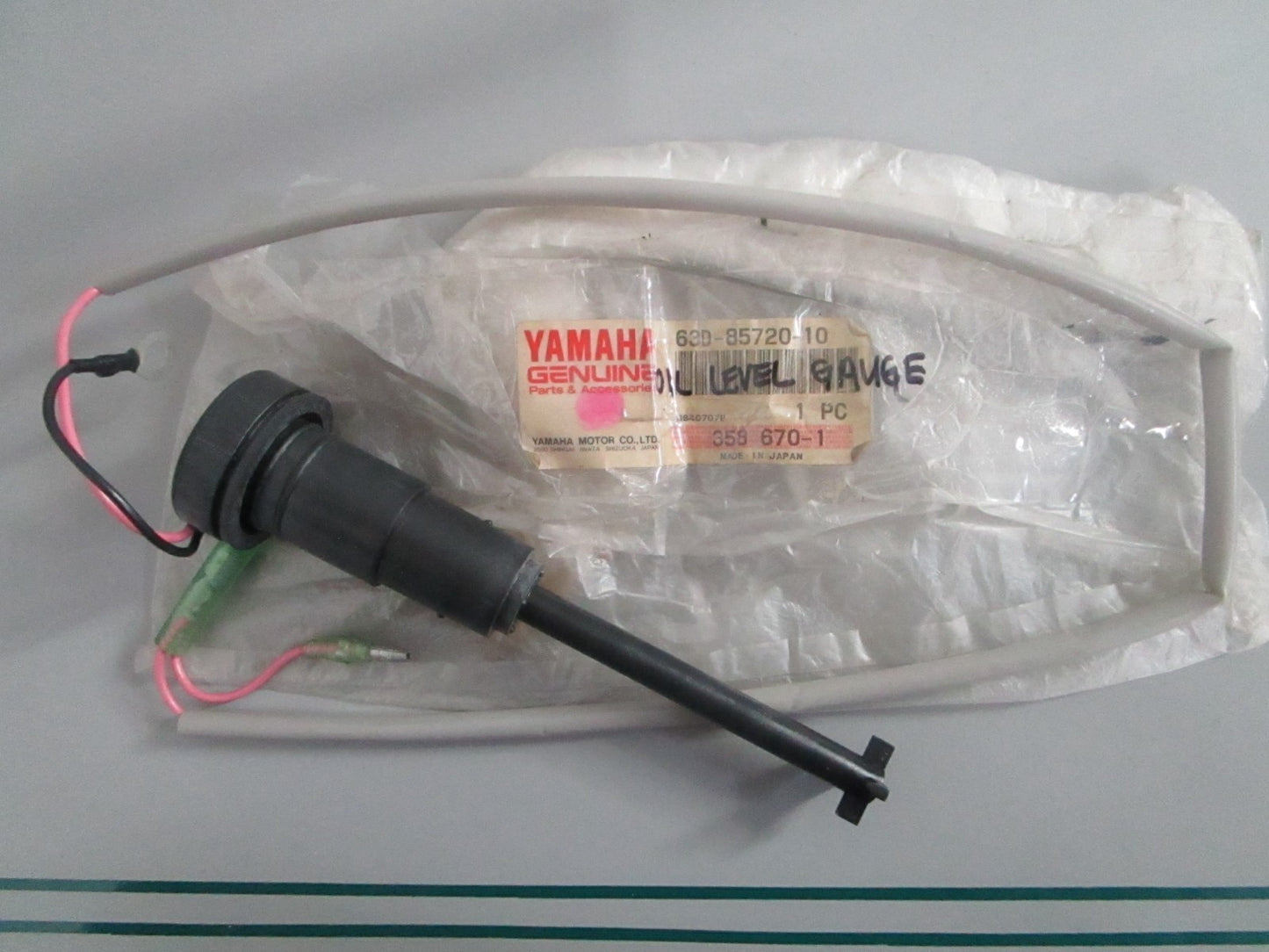 NEW OEM 63D-85720-10-00 Yamaha Oil Level Gauge 0820