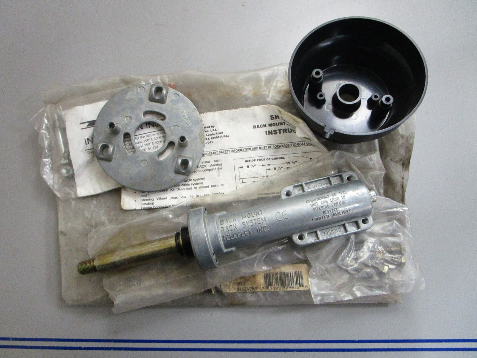 *NEW* 0820 Teleflex Back Mount Rack Helm SH5210