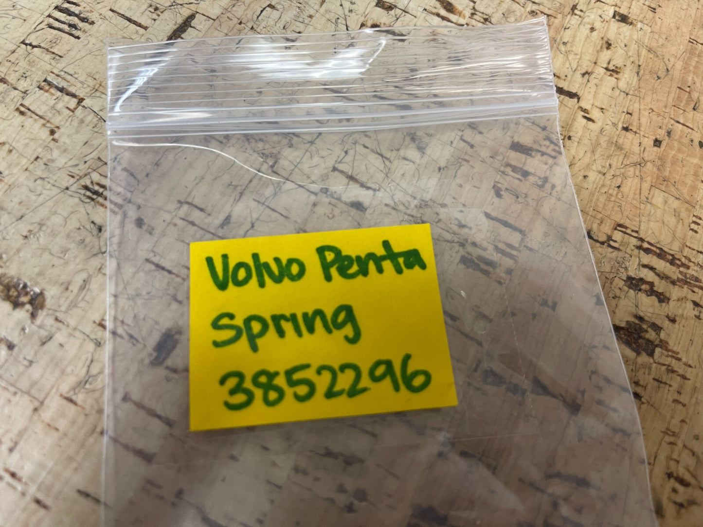 *NEW OEM* 0810 Volvo Penta Spring 3852296