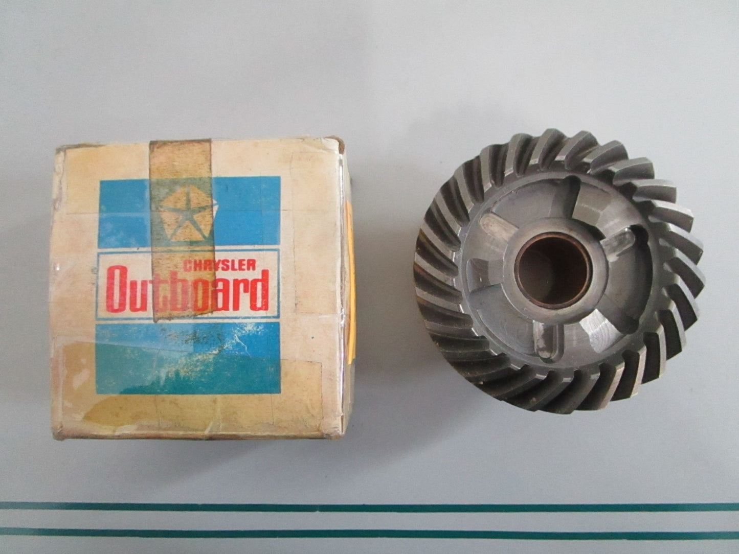 NEW OEM AA321023 Mercury Force 26T Front Gear 0820