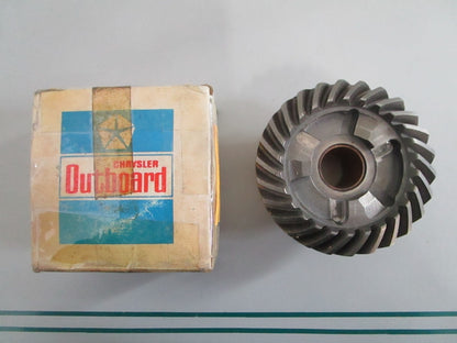 NEW OEM AA321023 Mercury Force 26T Front Gear 0820