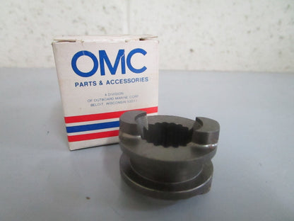 *NEW OEM* 0820 OMC Johnson Evinrude Clutch Dog 325013 0325013