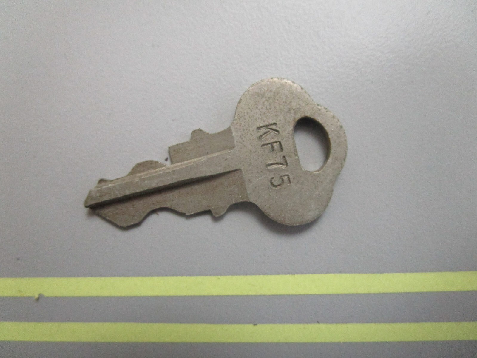 *NEW OEM* 0810 OMC Johnson Evinrude Ignition Key KF75 501590 0501590