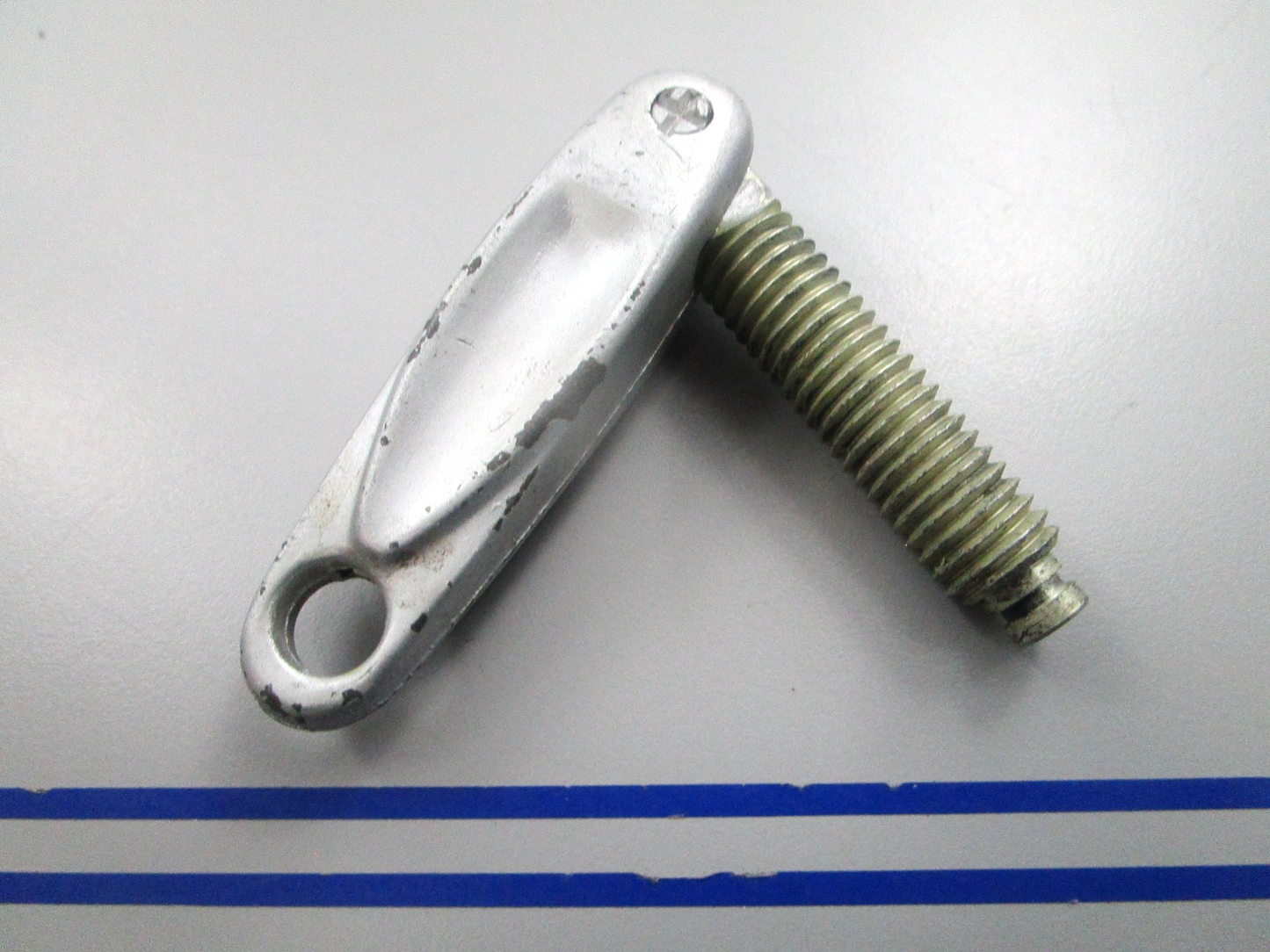 NEW OEM 375744 0375744 OMC Johnson Evinrude Clamp Screw 0810